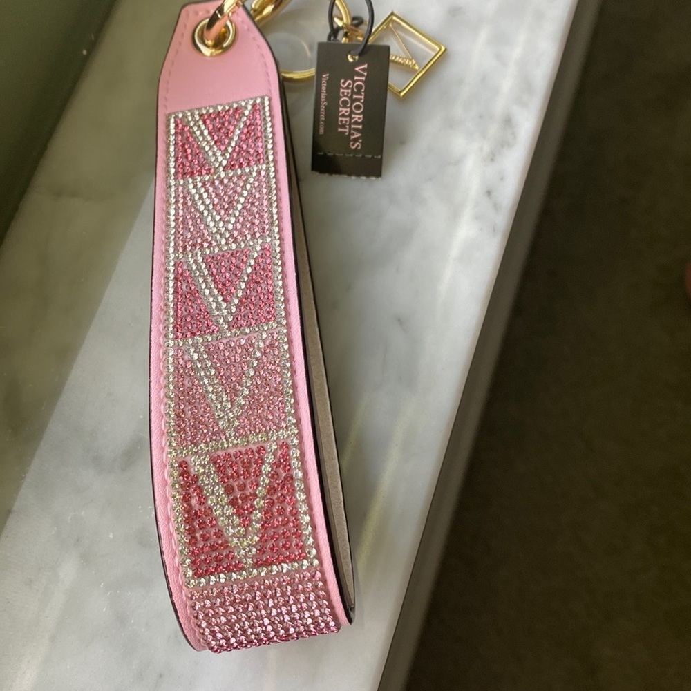 Victoria secret sparkles keychain - Picture 4 of 5